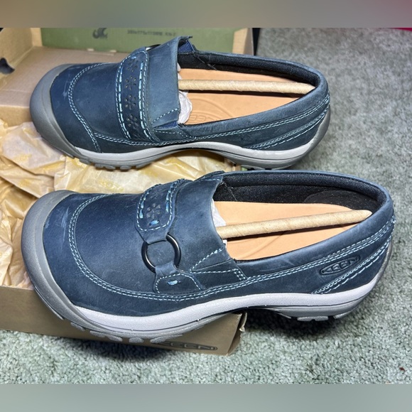 Keen Kaci iii Slip-On in Dress Blue/Steel Grey. - Picture 4 of 7